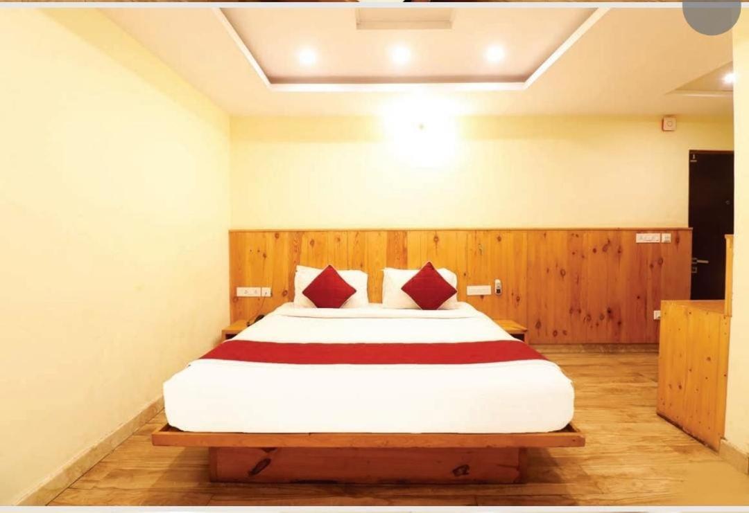 Hotel Royal Orbit バンガロール エクステリア 写真