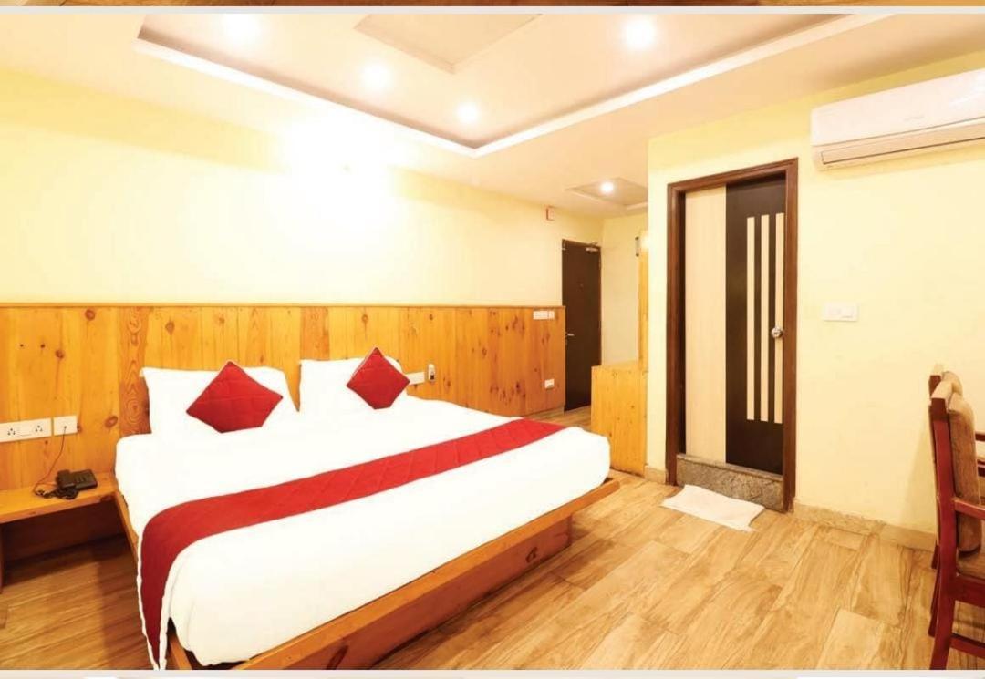 Hotel Royal Orbit バンガロール エクステリア 写真